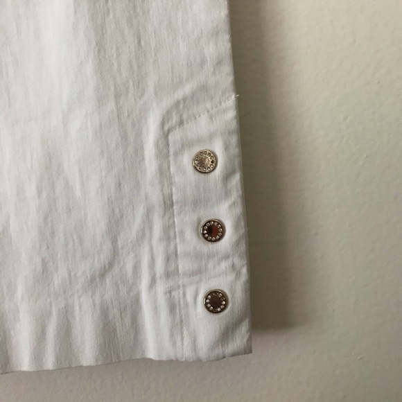 JM Collection White Capris 🩳 - Picture 2 of 8